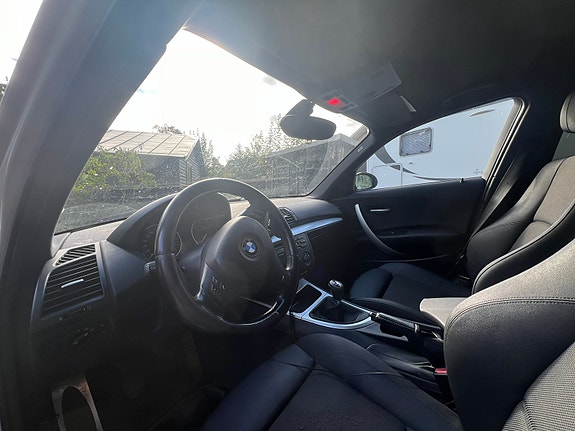 BMW 120i 7 of 11