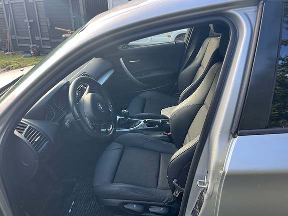 BMW 120i 6 of 11