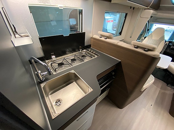 Adria MATRIX Supreme 670SL 8 of 11