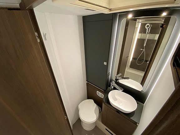 Adria MATRIX Supreme 670SL 5 of 11