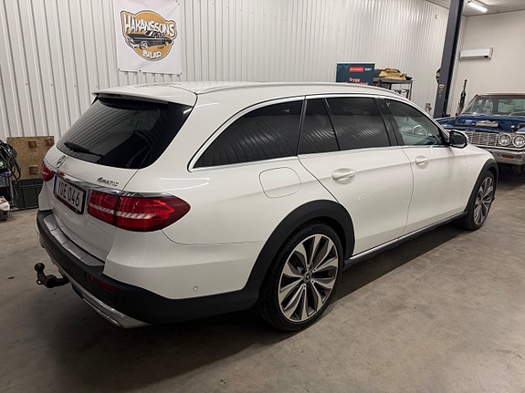 Mercedes-Benz E220 d 4 of 9