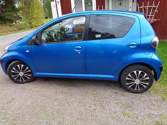 Toyota Aygo 24 of 30