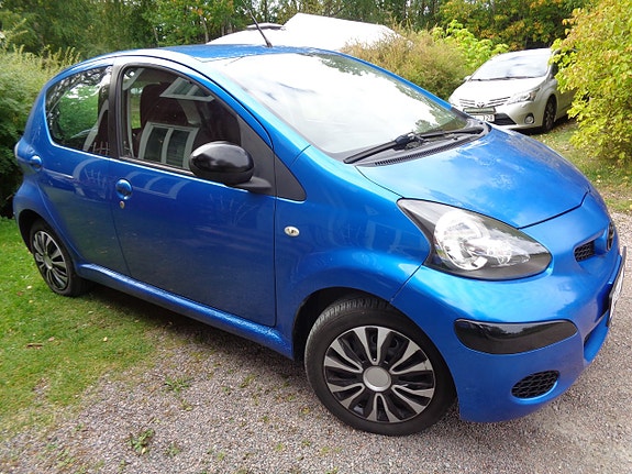 Toyota Aygo 2 of 30