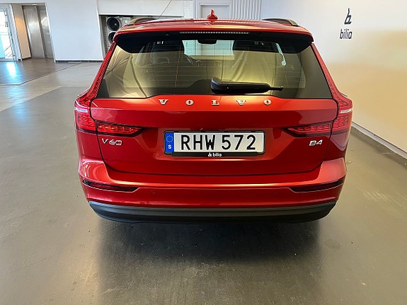 Volvo V60 4 of 15