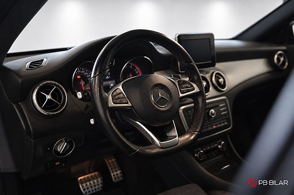 Mercedes-Benz CLA200 8 of 24
