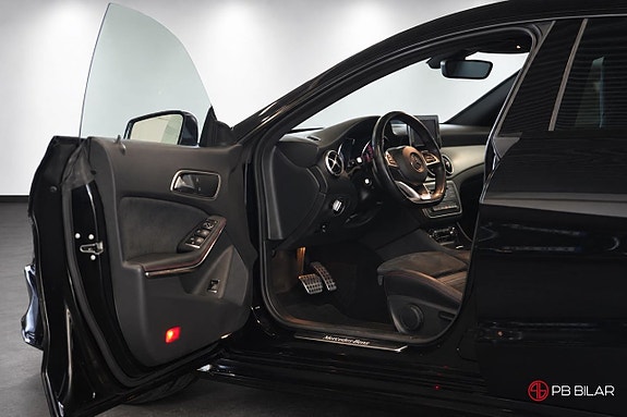 Mercedes-Benz CLA200 9 of 24