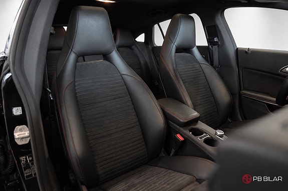 Mercedes-Benz CLA200 13 of 24