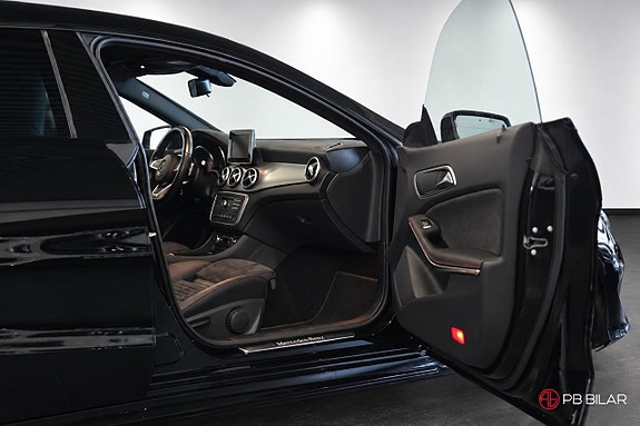 Mercedes-Benz CLA200 11 of 24