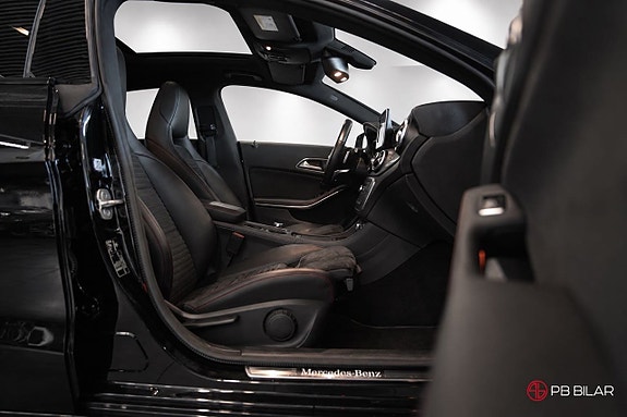 Mercedes-Benz CLA200 12 of 24