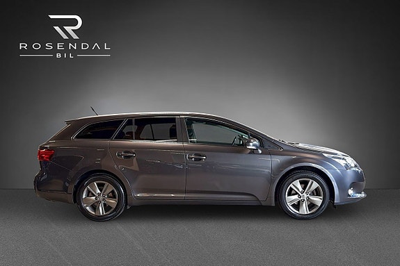 Toyota Avensis 3 of 17