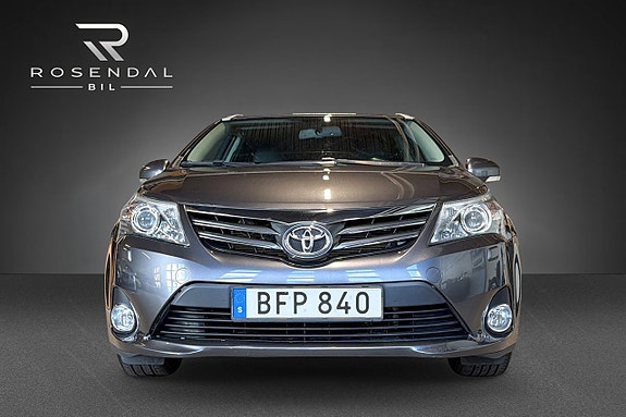 Toyota Avensis 8 of 17