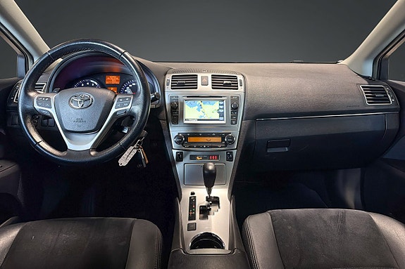 Toyota Avensis 13 of 17