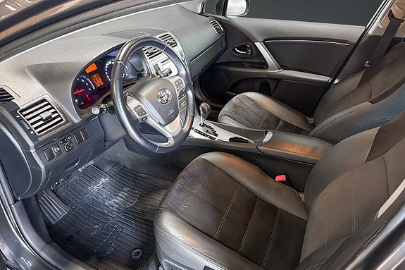 Toyota Avensis 10 of 17
