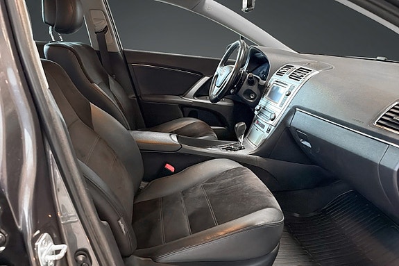 Toyota Avensis 16 of 17