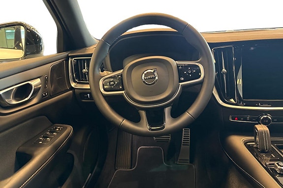 Volvo V60 10 of 23