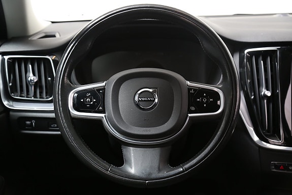 Volvo V60 14 of 29