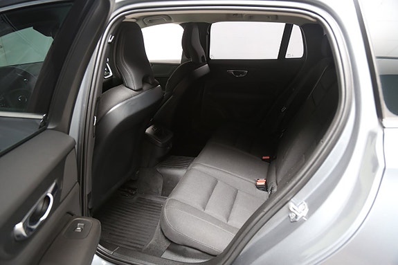 Volvo V60 26 of 29