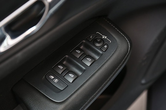Volvo V60 11 of 29