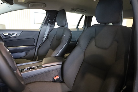 Volvo V60 13 of 29