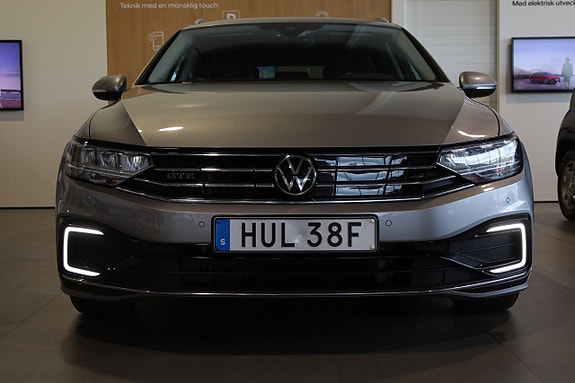 Volkswagen Passat 8 of 30