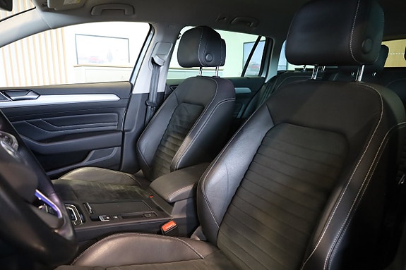 Volkswagen Passat 14 of 30