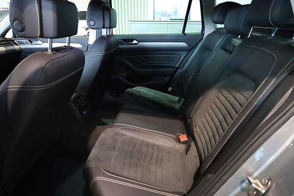Volkswagen Passat 15 of 30