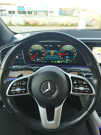 Mercedes-Benz GLE350 de 14 of 27