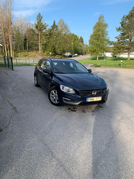 Volvo V60 2 of 2