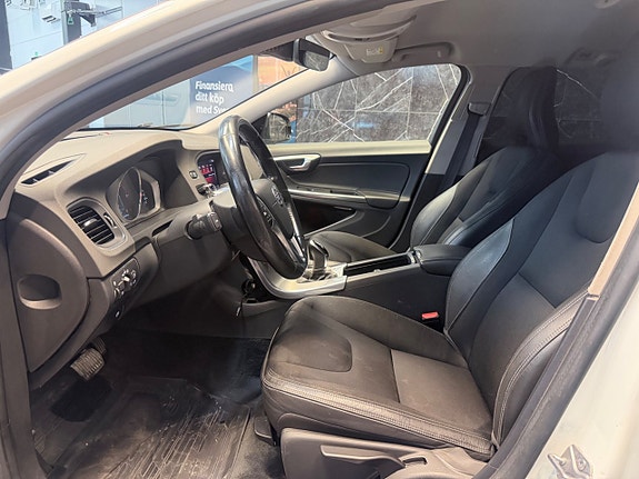 Volvo V60 Cross Country 13 of 22