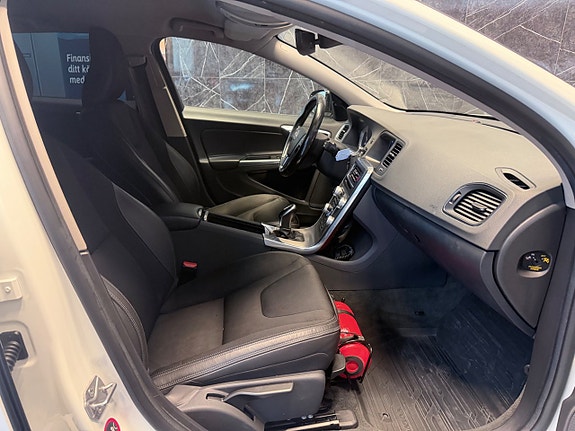 Volvo V60 Cross Country 15 of 22