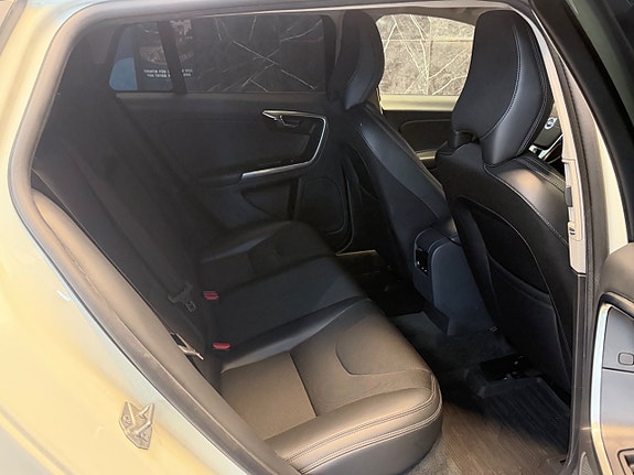 Volvo V60 Cross Country 16 of 22