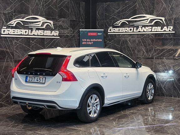 Volvo V60 Cross Country 8 of 22
