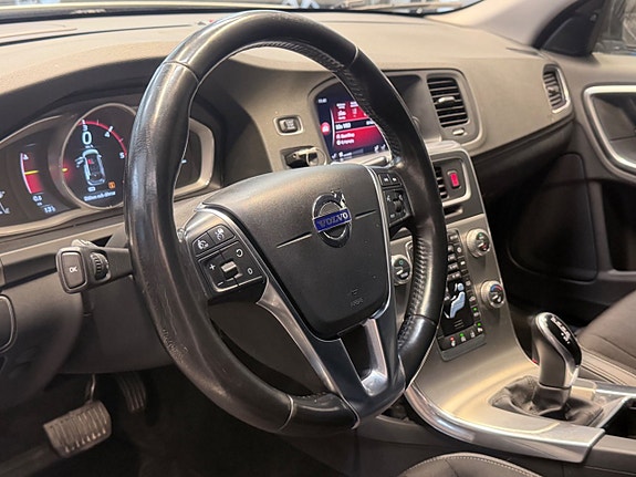 Volvo V60 Cross Country 18 of 22