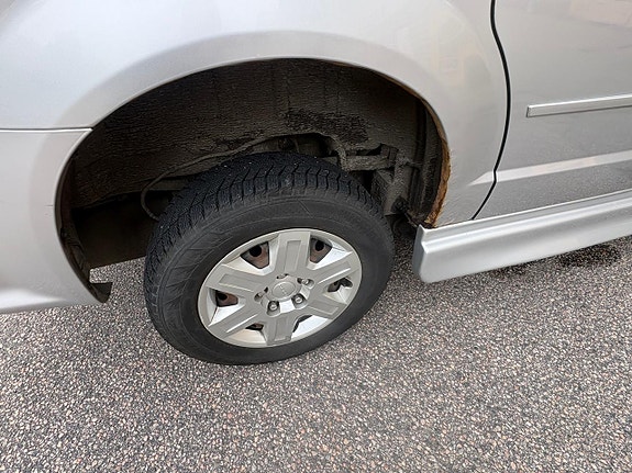 Dodge Grand Caravan 18 of 21