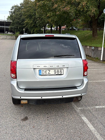 Dodge Grand Caravan 4 of 21