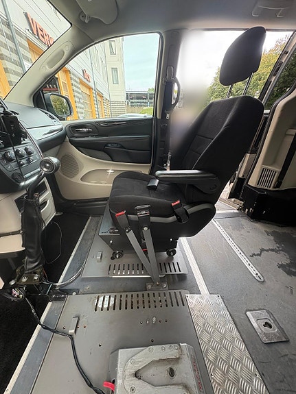 Dodge Grand Caravan 12 of 21