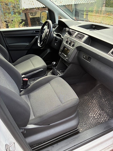 Volkswagen Caddy 3 of 3