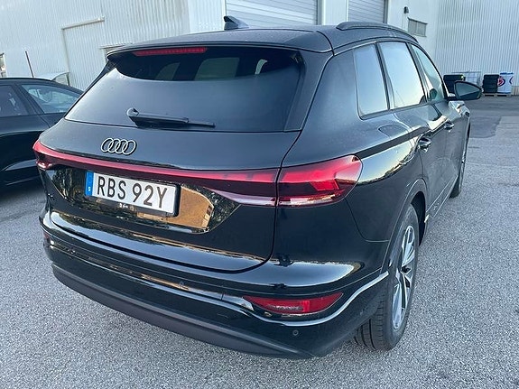 Audi Q6 e-tron 3 of 5