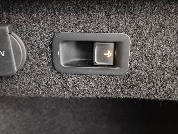 Volkswagen Passat 9 of 11