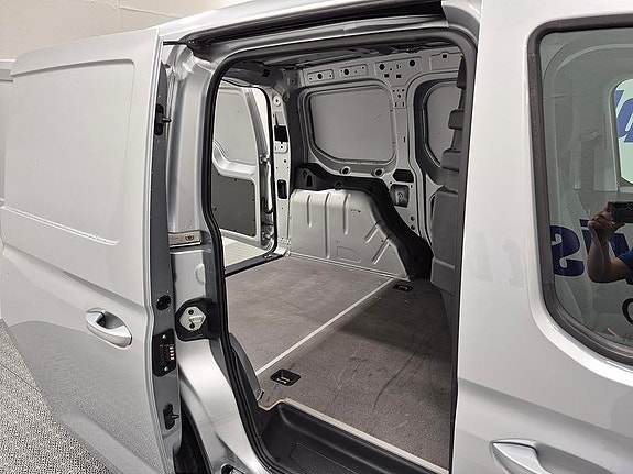 Volkswagen Caddy 6 of 8