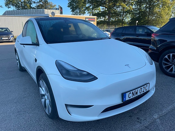 Tesla Model Y 2 of 5