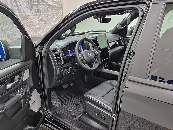 Dodge RAM 1500 5 of 15