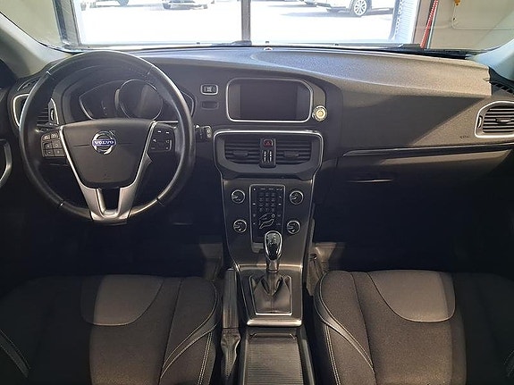 Volvo V40 6 of 7