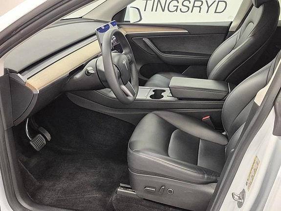 Tesla Model Y 2 of 9