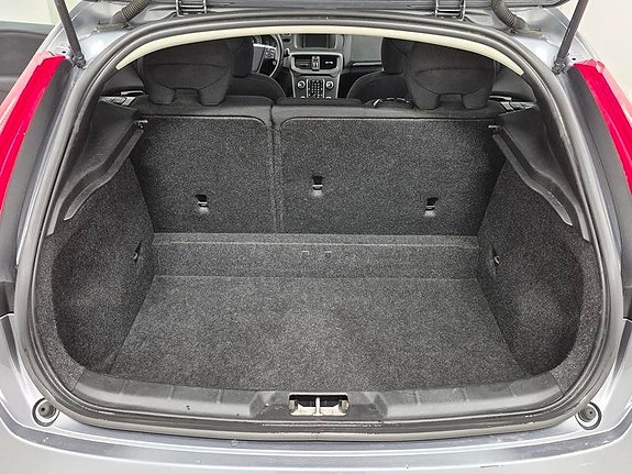 Volvo V40 7 of 7