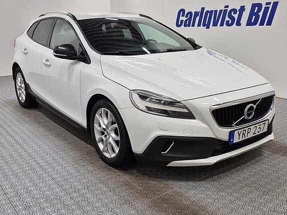 Volvo V40 Cross Country 3 of 7