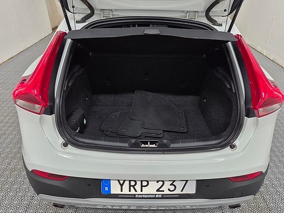 Volvo V40 Cross Country 7 of 7