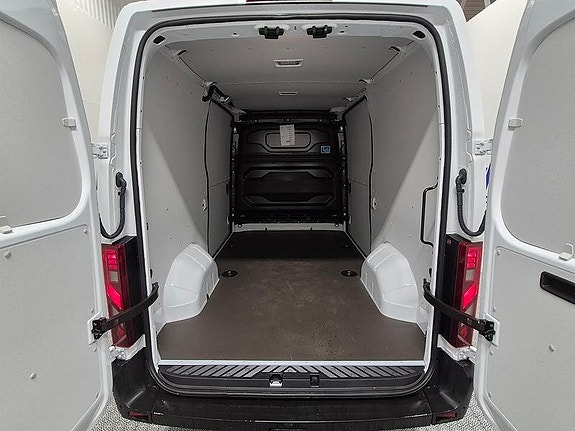Renault Master 8 of 10