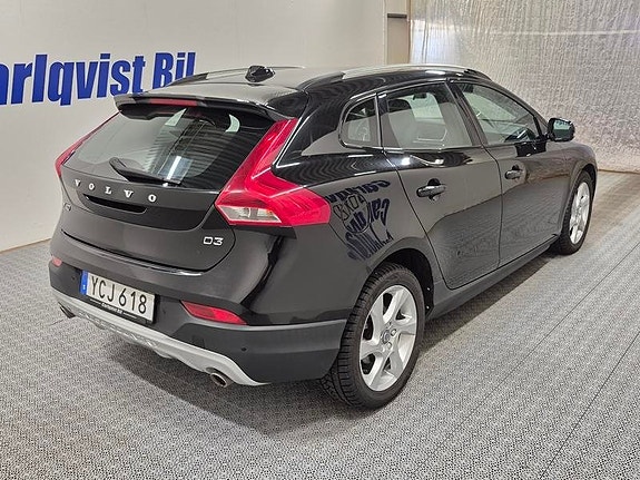 Volvo V40 Cross Country 4 of 8