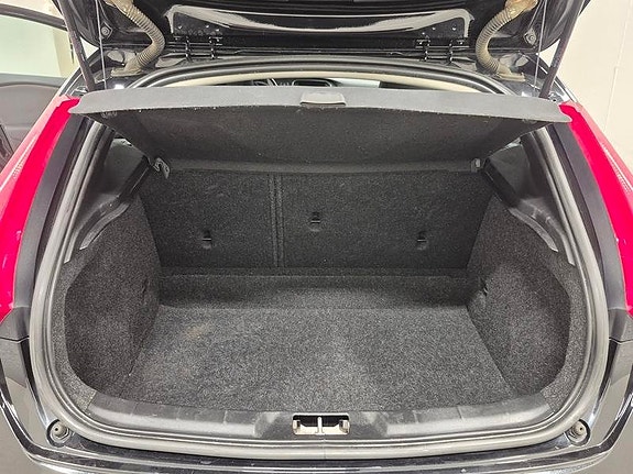 Volvo V40 Cross Country 8 of 8